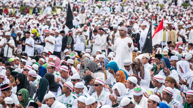 Ilustrasi aksi damai umat Islam di Indonesia.