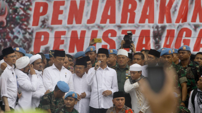 Presiden Jokowi saat menemui peserta Aksi Bela Islam III atau Aksi Damai 212.
