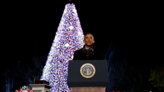 Obama menyambut natal terakhirnya di Gedung Putih.