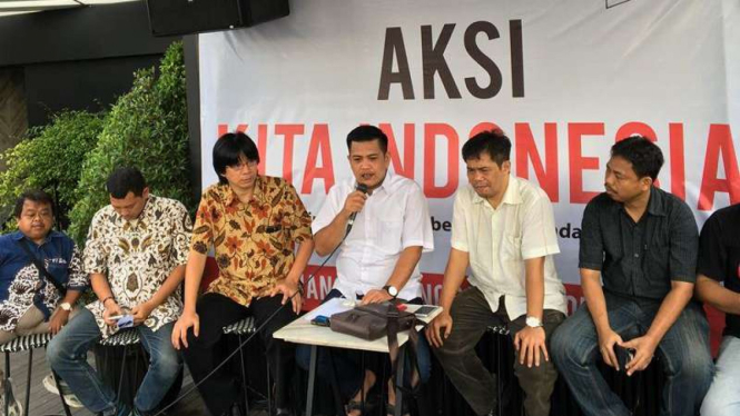 Para koordinator aksi Kita Indonesia sedang memberikan keterangan pers di Jakarta, 3 Desember 2016. 