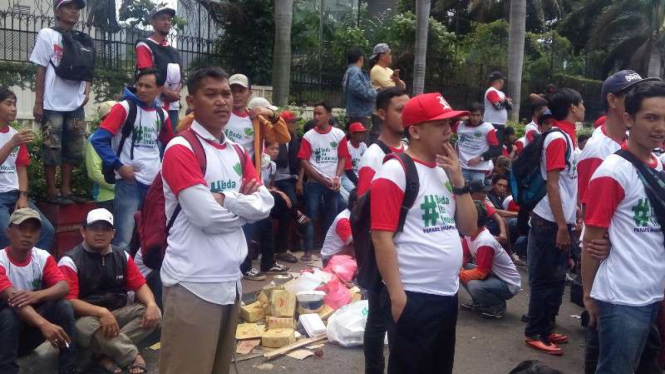 Sampah berserakan di acara aksi Kita Indonesia.