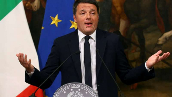 PM Itala Matteo Renzi saat mengumumkan pengunduran dirinya.