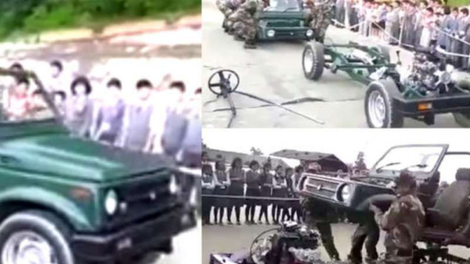 Aksi bongkar pasang mobil oleh tentara India.