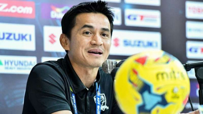 Pelatih tim nasional Thailand, Kiatisuk Senamuang