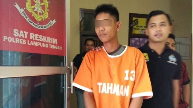 Heru (27), pelaku pemerkosaan terhadap mertua di Kabupaten Lampung Tengah saat diamankan kepolisian, Selasa (6/12/2016)