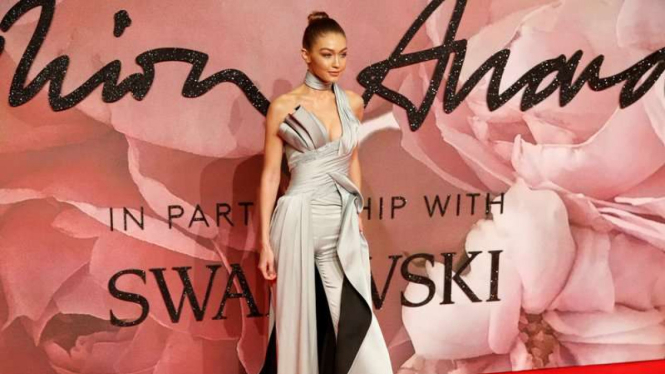 Gigi Hadid di British Fashion Awards