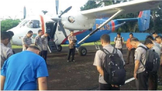 Foto terakhir Pesawat Polri Sky Truck M-28 beserta personel polisi yang menjadi penumpang sebelum dilaporkan hilang kontak, Sabtu (3/12/2016)