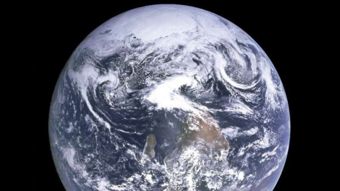 Bumi mirip permen Marbles, disebut Blue Marbles.