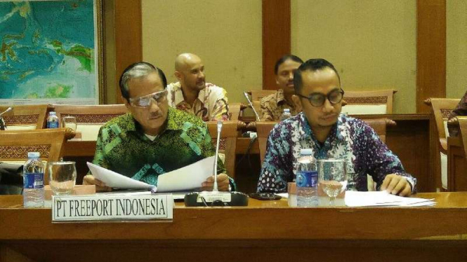 Presiden Direktur PT Freeport Indonesia (PTFI), Chappy Hakim (Kiri)