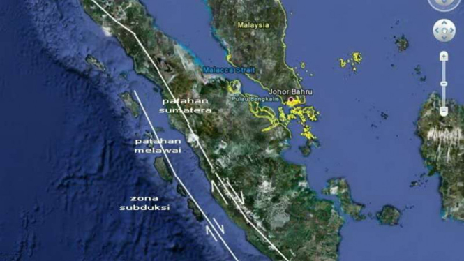  Ilustrasi/Kondisi topografi Pulau Sumatera yang berada di Patahan Sumatera