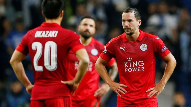 Pemain Leicester City kecewa usai kebobolan di Liga Champions