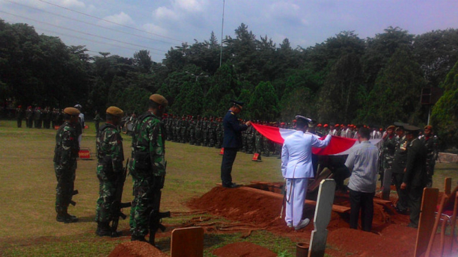 Upacara pemakaman mantan Ketua Umum PBSI, Letnan Jenderal (Purn) Soerjadi, Kamis, 8 Desember 2016.