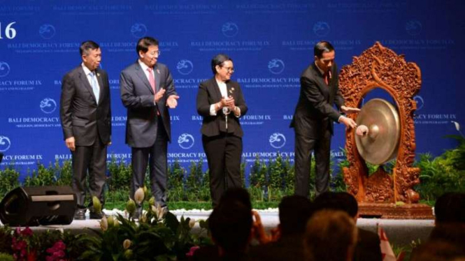 Presiden Jokowi membuka Bali Democracy Forum, Kamis, 8 Desember 2016.