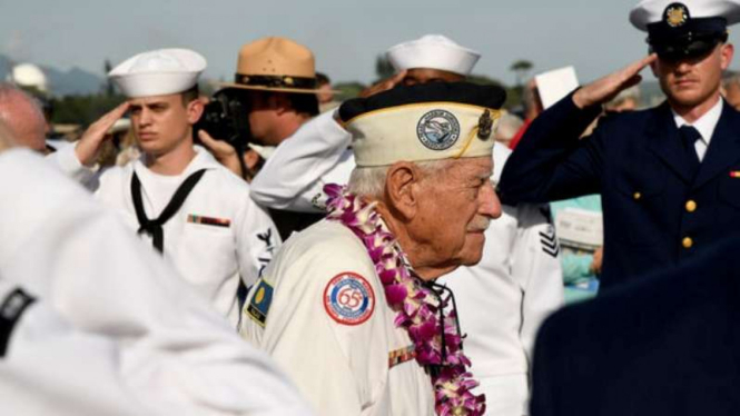 Militer AS memperingati tragedi pemboman di Pearl Harbor, Hawaii, 7/12/2016.