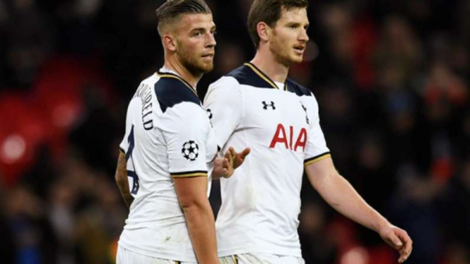 Bek Tottenham Hotspur, Jan Vertonghen (kanan)