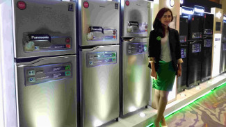 Intip Kulkas Panasonic dengan Sensor Cahaya dan Kapasitas