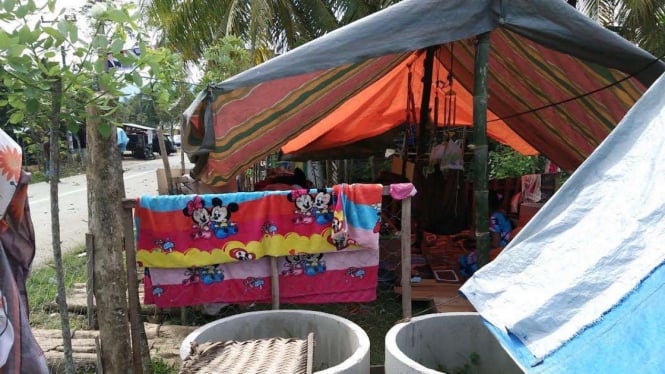 Tenda pengungsian di Bandar Baru, Pidie Jaya