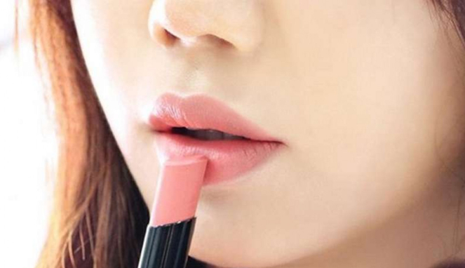 Lipstik dengan ekstrak wine