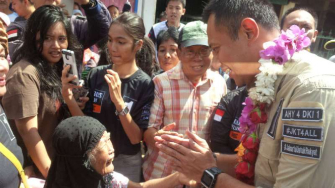 Agus Yudhoyono kampanye di Jalan Kesatrian, Matraman, Jakarta Timur