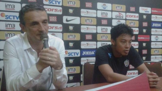 Pelatih Arema Cronus, Milomir Seslija.