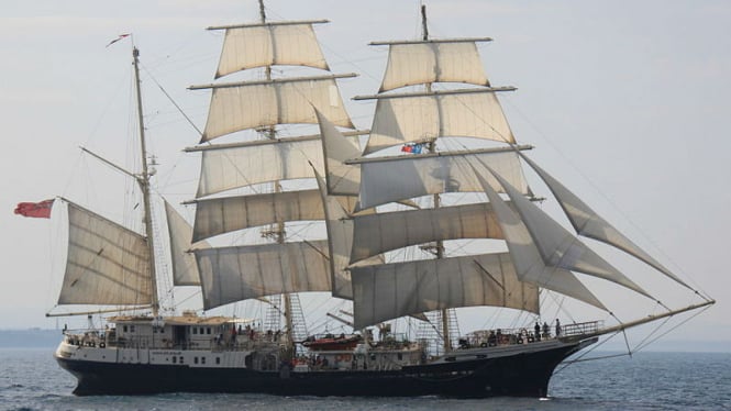 Barque Tenacious