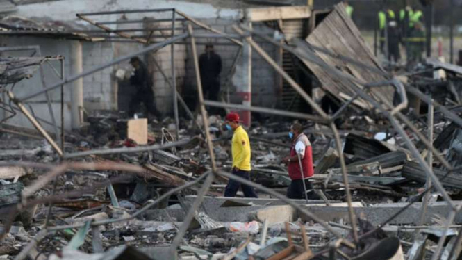 Pasar kembang api di Meksiko yang meledak dan terbakar hancur.