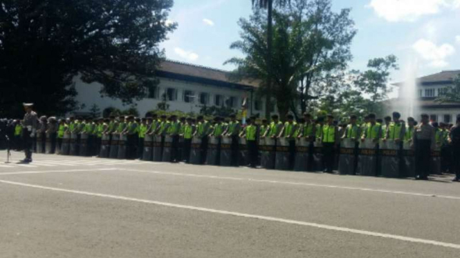 Apel pasukan Operasi Lilin Lodaya 2016 jajaran Polda Jawa Barat.