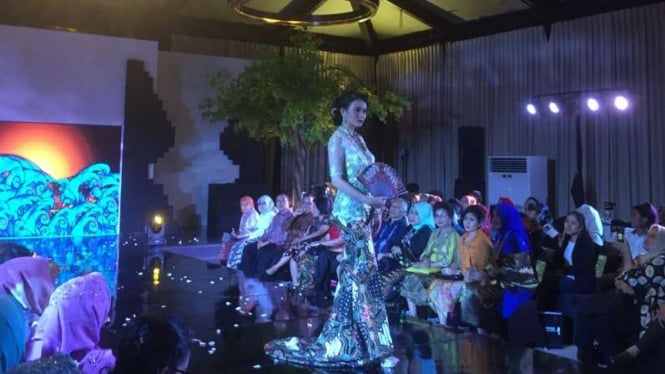 Kebaya koleksi Otty Ubayani