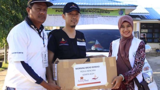 Morning Bread bantu toilet umum untuk pengungsi gempa Aceh