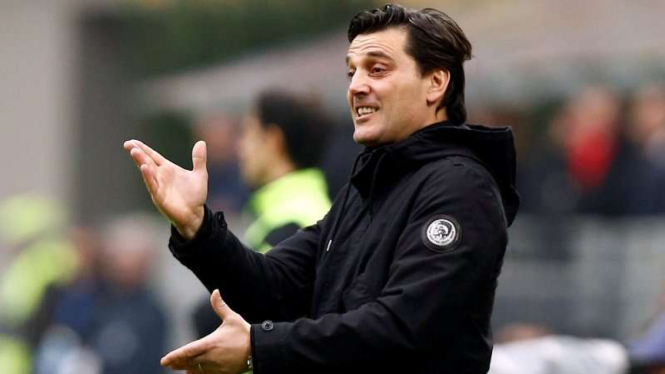 Pelatih AC Milan, Vincenzo Montella.