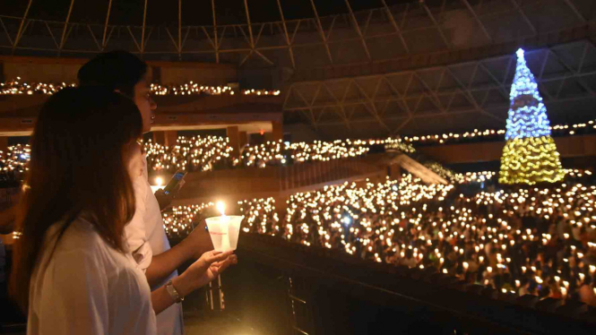 Misa Malam Natal di suatu gereja di Indonesia, 24 Desember 2016. 