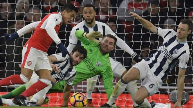 Pemain Arsenal, Alexis Sanchez saat melawan West Bromwich Albion