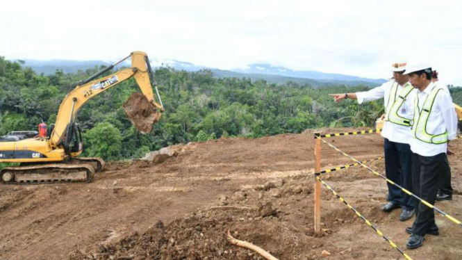 Presiden Joko Widodo tinjau pembangunan Bendungan Kuwil Kawangkoan