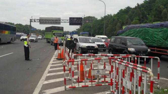 Akses lalu lintas ke Tol Purwakarta-Bandung-Cileunyi kembali dibuka