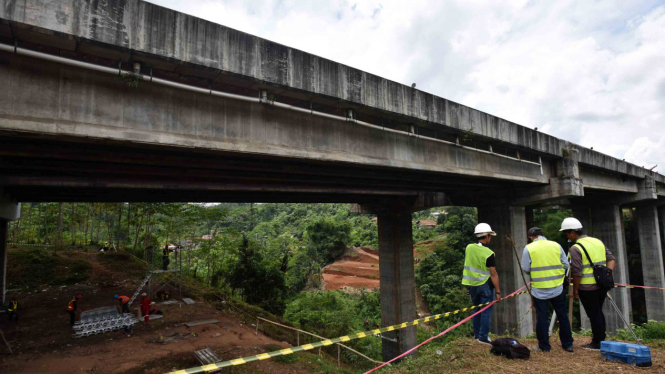 Perbaikan Jembatan Cisomang
