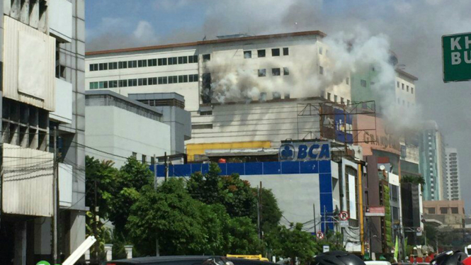 Hotel Grand Paragon kebakaran.