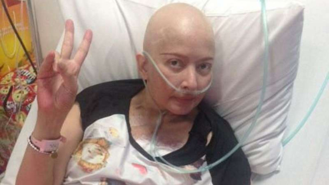 Pesinetron Yana Zein derita kanker payudara.