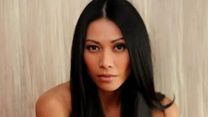 Anggun C. Sasmi.