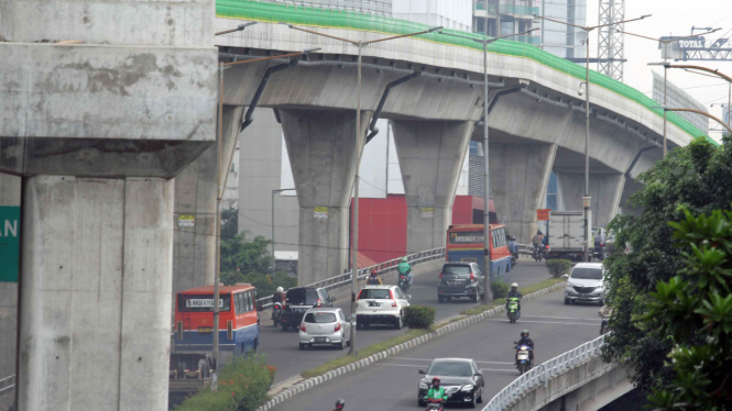 Proyek Jalan Layang Non Tol Ciledug-Tendean di Jakarta Selatan.