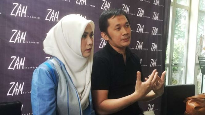 Hanung Bramantyo dan Zaskia Adya Mecca