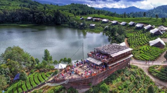 Glamping Lakeside Primadona Wisata  di Bandung  Selatan