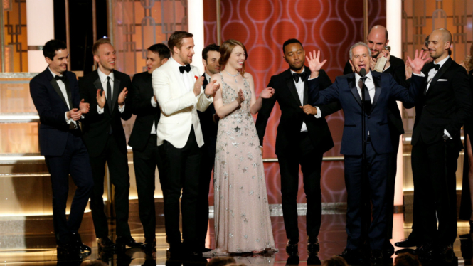 Produser dan pemain film La La Land di Golden Globe Awards 2017