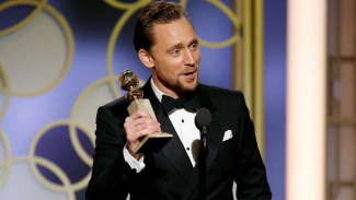 Terima Piala Golden Globes Perdana, Tom Hiddleston Dikritik