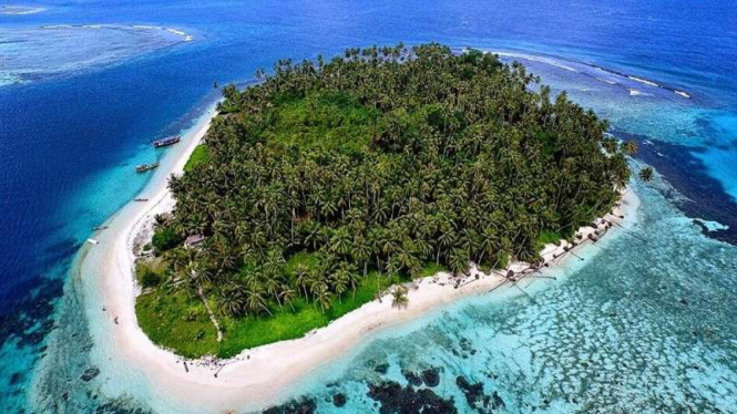 Pulau Banyak, salah satu lokasi wisata yang ada di Kabupaten Aceh Singkil
