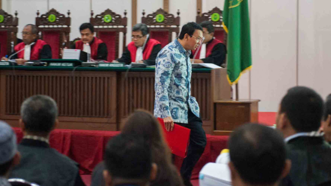 Sidang lanjutan kasus dugaan penistaan agama dengan terdakwa Ahok di Pengadilan Negeri Jakarta Utara.