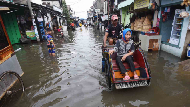 Banjir Rendam Kawasan Muara Angke Jakarta
