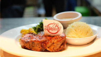 Heboh Ada Kecoak dalam Steik, Holycow Merespons