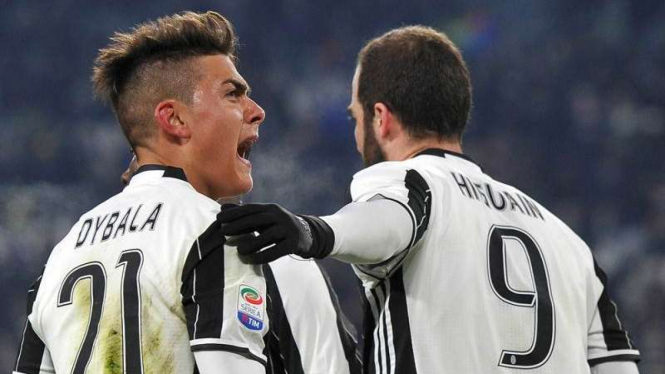 Bomber Juventus, Paulo Dybala (kiri) dan Gonzalo Higuain (kanan) kini menanti kedatangan Alexis Sanchez.