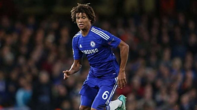 Nathan Ake, bek Chelsea.