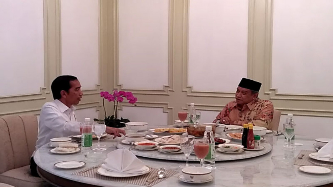 Presiden Joko Widodo bersama Ketua Umum PBNU KH Said Aqil Siradj